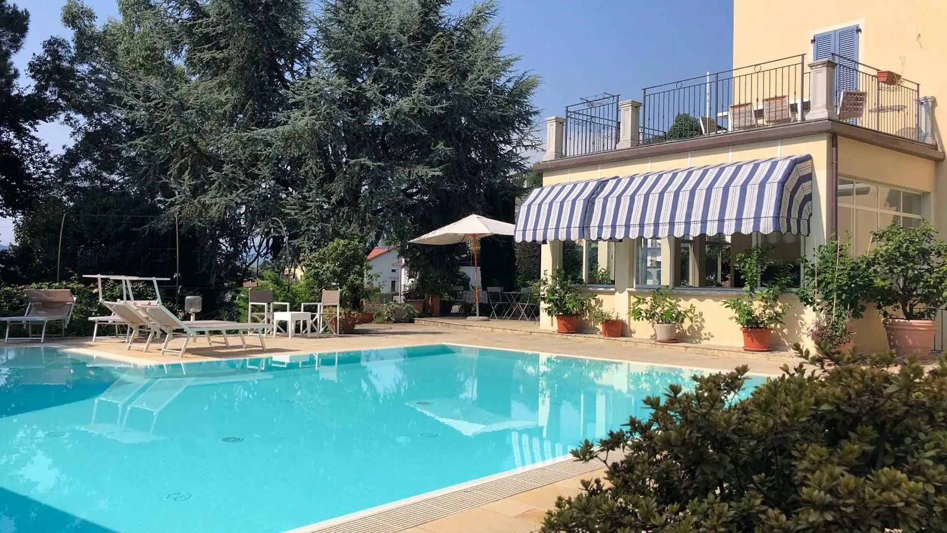 Bed & Breakfast B&B Villa Eden Jacuzzi Pool Domaso