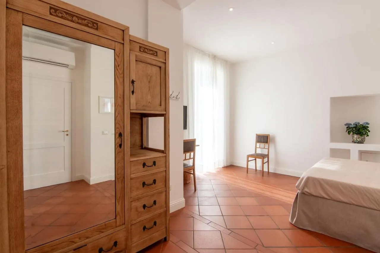 B&B Villa Eden Jacuzzi Pool Domaso 0*,  İtalya