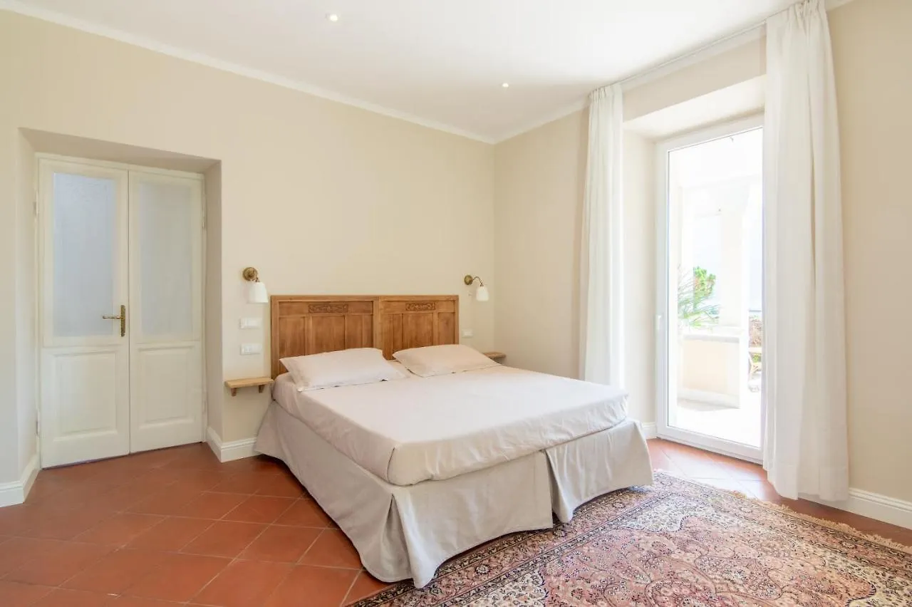 B&B Villa Eden Jacuzzi Pool Domaso 0*,  İtalya
