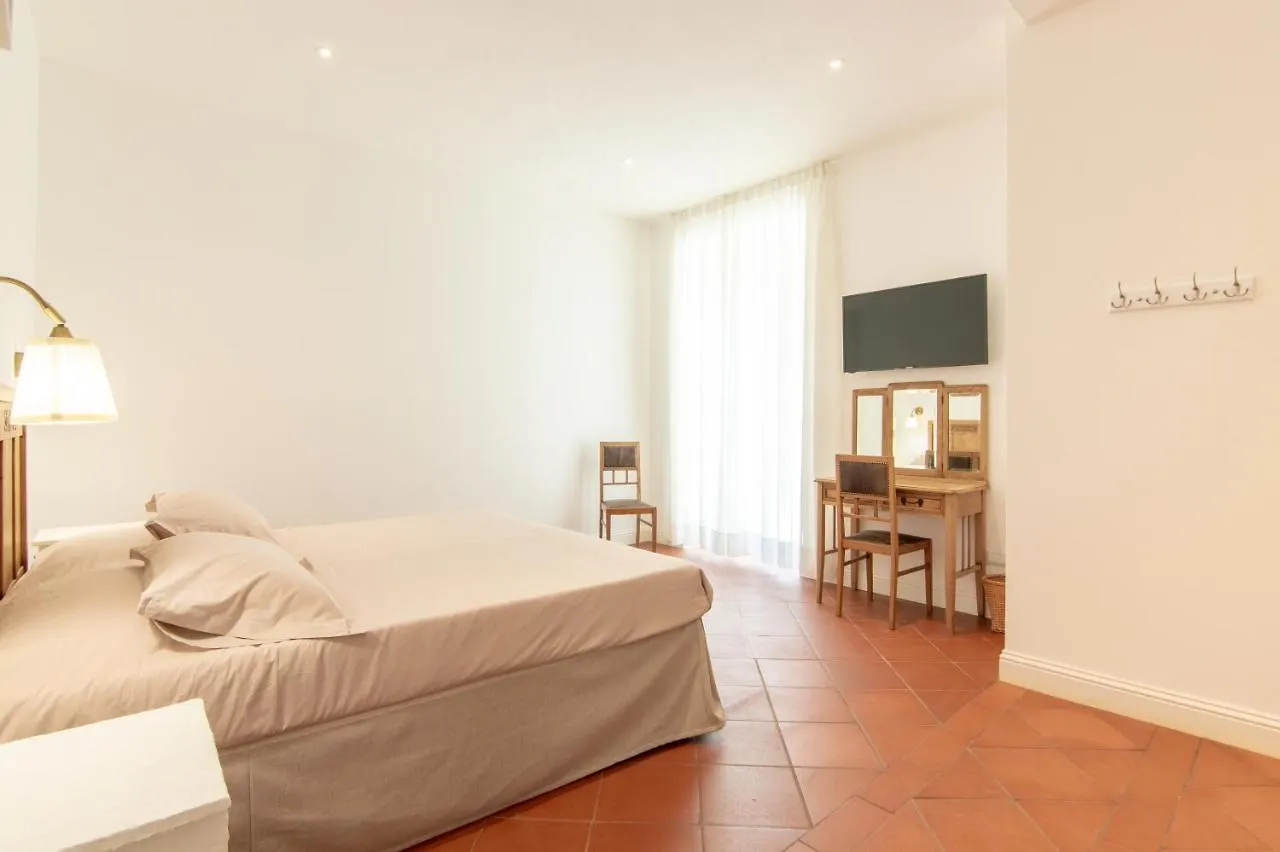 B&B Villa Eden Jacuzzi Pool Domaso Oda ve Kahvaltı